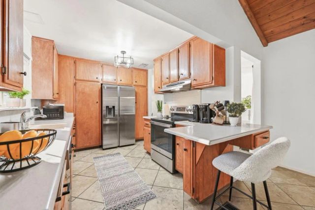 2413 Holly Avenue, Escondido, CA 92027