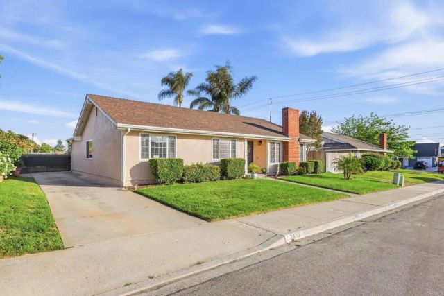 2413 Holly Avenue, Escondido, CA 92027