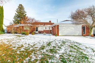 27627 Elba Drive, Grosse Ile Township, MI 48138