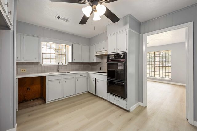 4800 Burning Tree Drive, Baytown, TX 77521