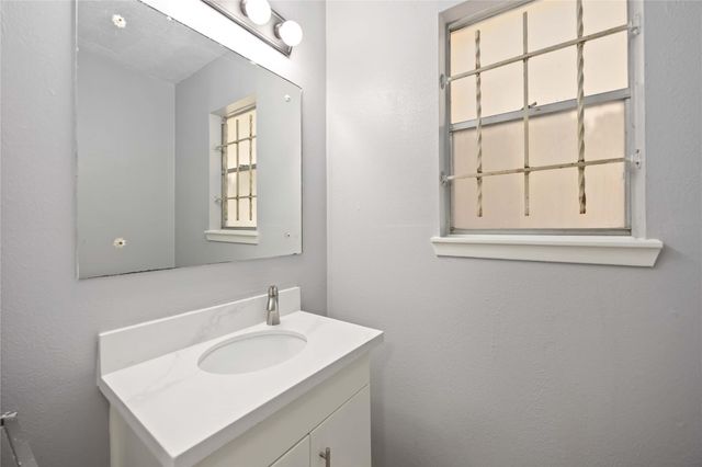 4800 Burning Tree Drive, Baytown, TX 77521