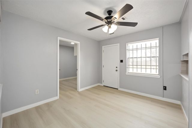 4800 Burning Tree Drive, Baytown, TX 77521