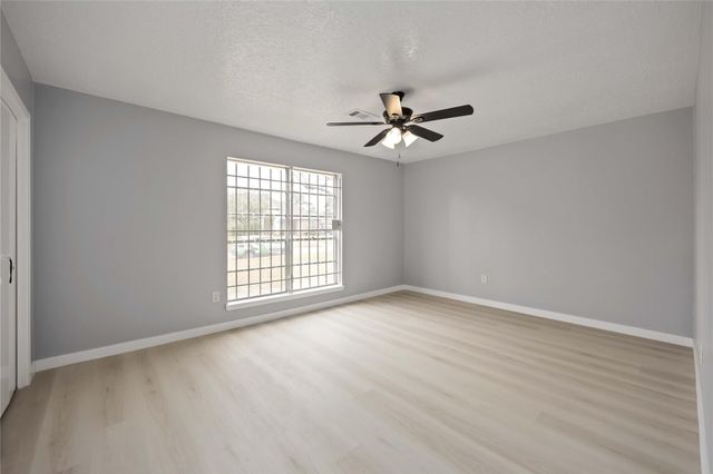 4800 Burning Tree Drive, Baytown, TX 77521