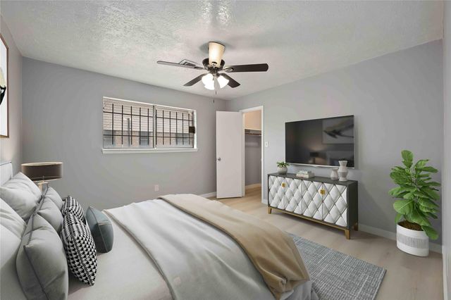 4800 Burning Tree Drive, Baytown, TX 77521