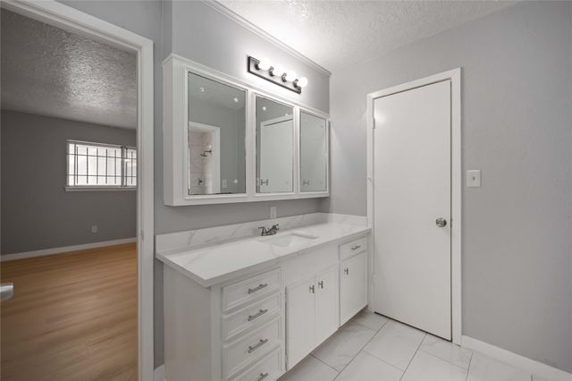 4800 Burning Tree Drive, Baytown, TX 77521