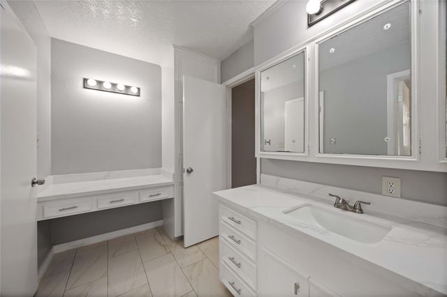 4800 Burning Tree Drive, Baytown, TX 77521