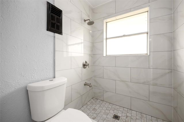 4800 Burning Tree Drive, Baytown, TX 77521