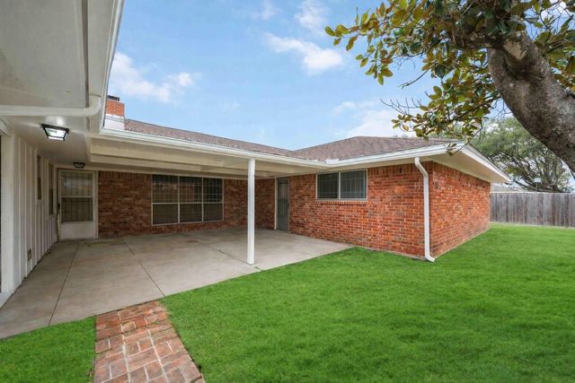 4800 Burning Tree Drive, Baytown, TX 77521