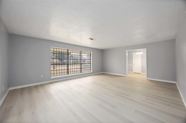 4800 Burning Tree Drive, Baytown, TX 77521