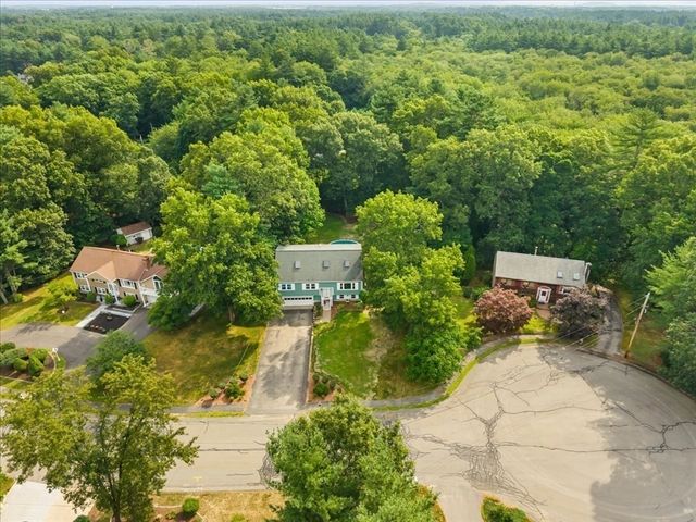 32 Maria Ln, Taunton, MA 02780