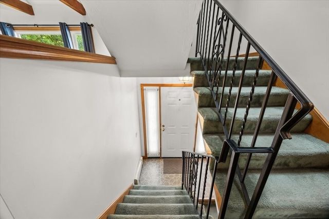 32 Maria Ln, Taunton, MA 02780