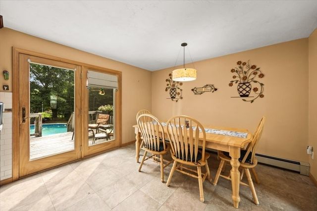32 Maria Ln, Taunton, MA 02780