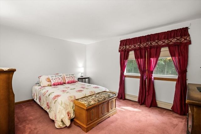 32 Maria Ln, Taunton, MA 02780