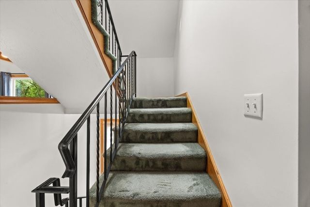 32 Maria Ln, Taunton, MA 02780