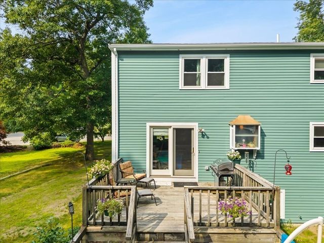 32 Maria Ln, Taunton, MA 02780