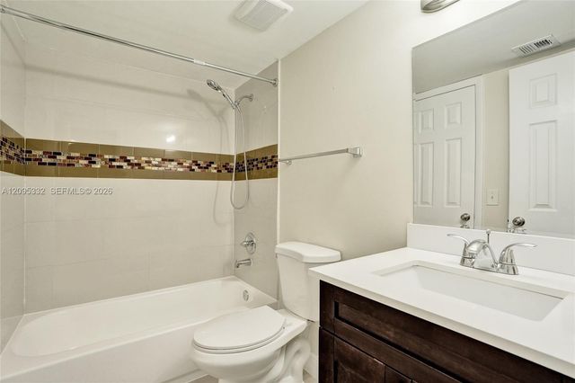 9946 Nob Hill Place 9946, Sunrise, FL 33351