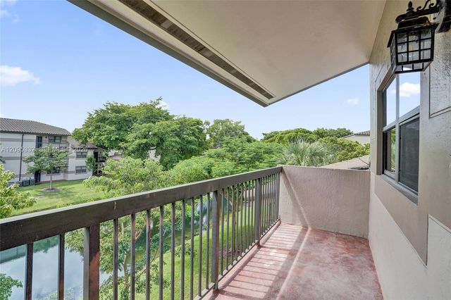 9946 Nob Hill Place 9946, Sunrise, FL 33351