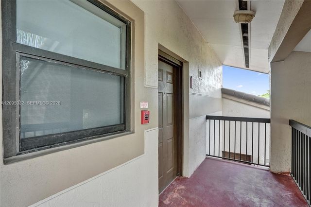 9946 Nob Hill Place 9946, Sunrise, FL 33351