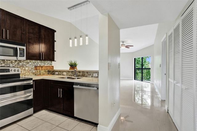 9946 Nob Hill Place 9946, Sunrise, FL 33351