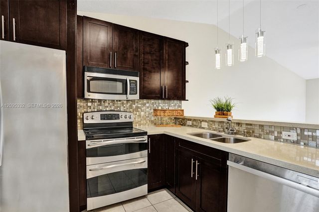 9946 Nob Hill Place 9946, Sunrise, FL 33351