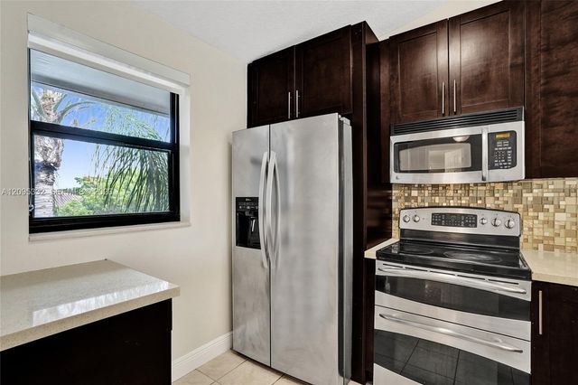 9946 Nob Hill Place 9946, Sunrise, FL 33351