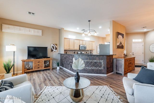 13634 N Holly Grape Drive, Marana, AZ 85658