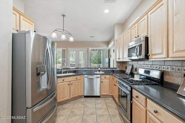 13634 N Holly Grape Drive, Marana, AZ 85658