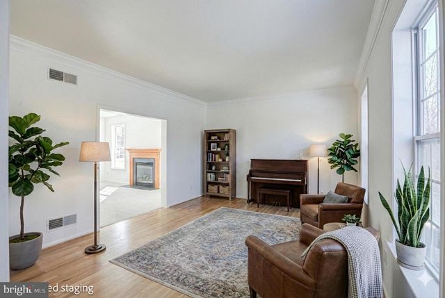 125 CROMWELL DR, Lincoln University, PA 19352