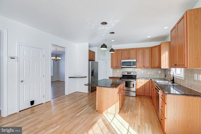 125 CROMWELL DR, Lincoln University, PA 19352