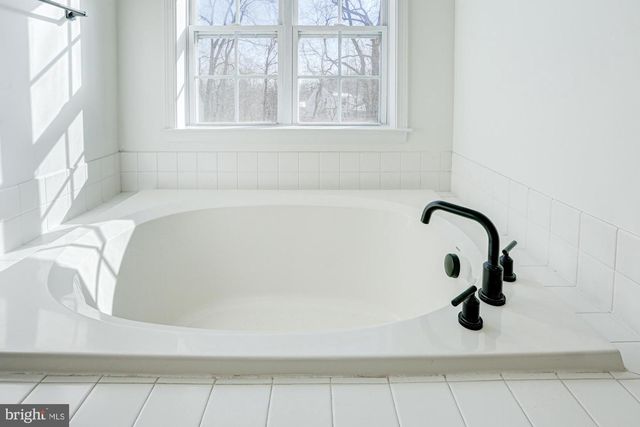 125 CROMWELL DR, Lincoln University, PA 19352