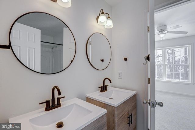 125 CROMWELL DR, Lincoln University, PA 19352