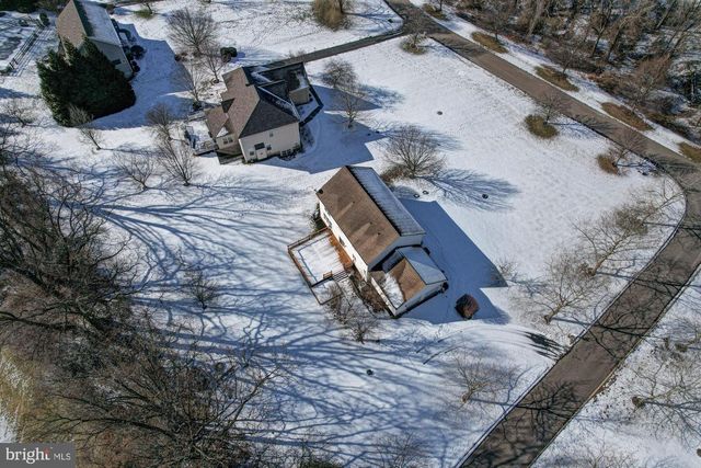 125 CROMWELL DR, Lincoln University, PA 19352