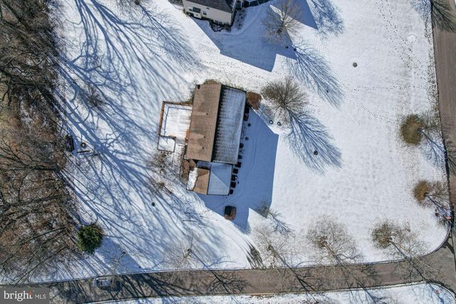 125 CROMWELL DR, Lincoln University, PA 19352