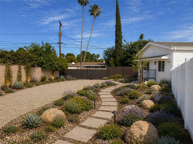 9132 Balcom Avenue, Northridge, CA 91325