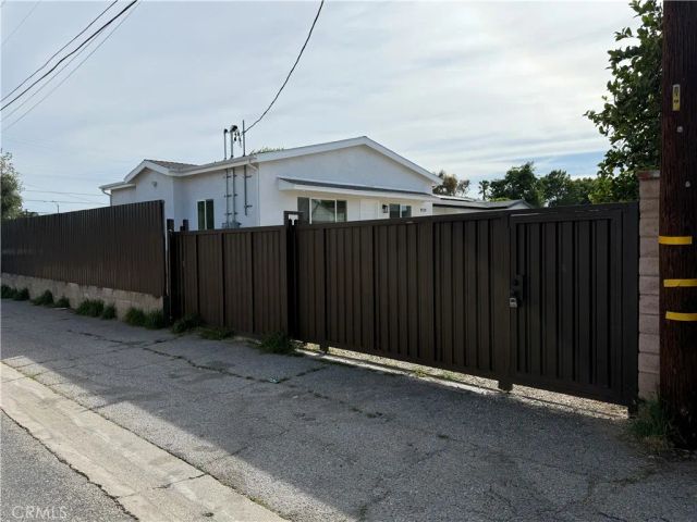 9132 Balcom Avenue, Northridge, CA 91325