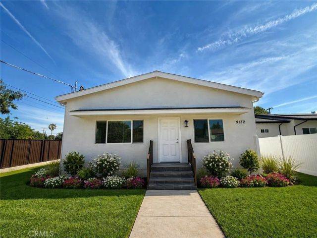 9132 Balcom Avenue, Northridge, CA 91325