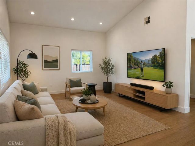 9132 Balcom Avenue, Northridge, CA 91325