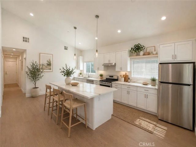 9132 Balcom Avenue, Northridge, CA 91325