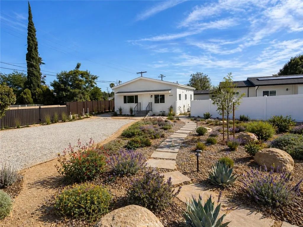 9132 Balcom Avenue, Northridge, CA 91325
