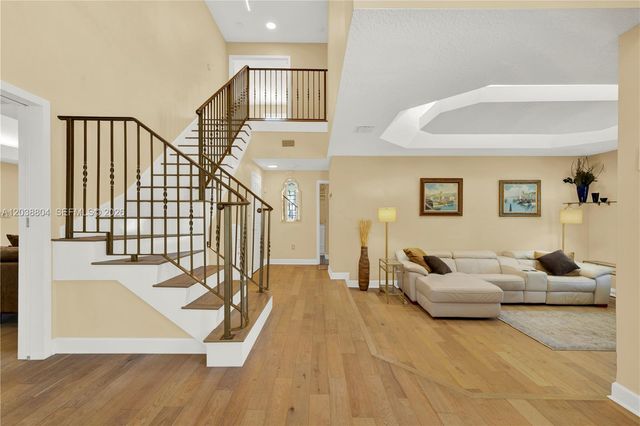8940 SW 160th St, Palmetto Bay, FL 33157