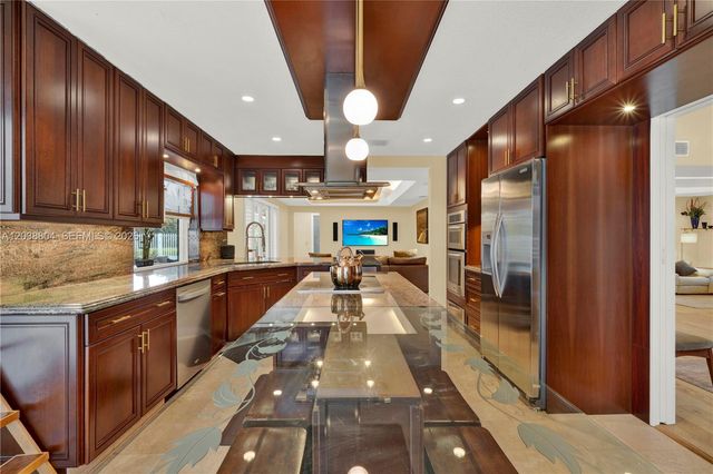 8940 SW 160th St, Palmetto Bay, FL 33157