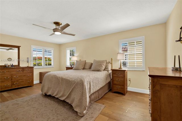 8940 SW 160th St, Palmetto Bay, FL 33157