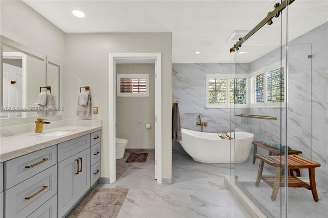 8940 SW 160th St, Palmetto Bay, FL 33157