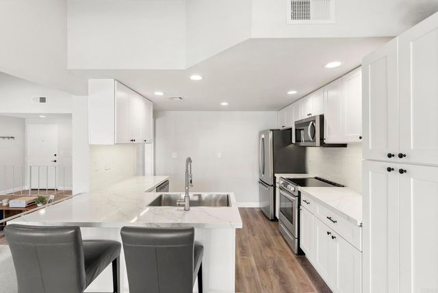 2630 Pirineos Way 13, Carlsbad, CA 92009