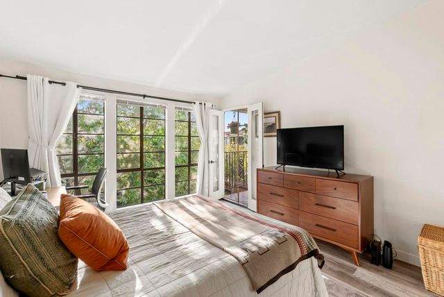 2630 Pirineos Way 13, Carlsbad, CA 92009