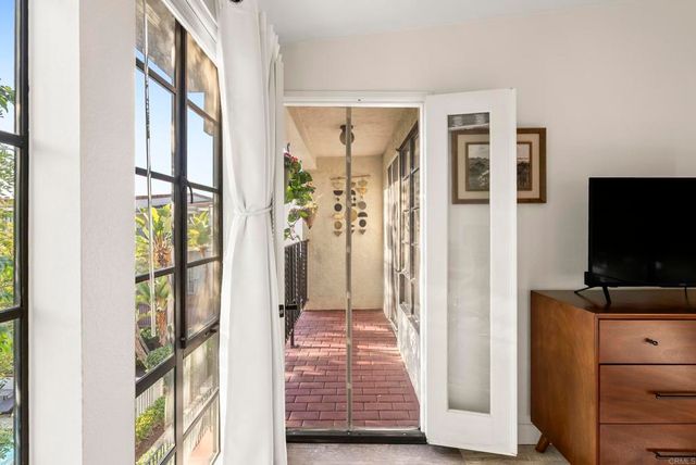 2630 Pirineos Way 13, Carlsbad, CA 92009