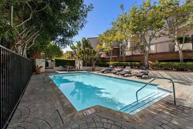 2630 Pirineos Way 13, Carlsbad, CA 92009