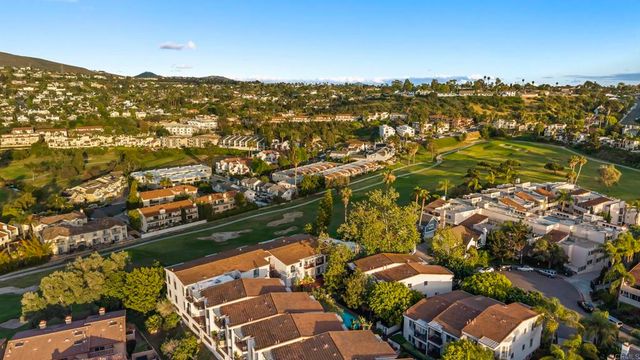 2630 Pirineos Way 13, Carlsbad, CA 92009