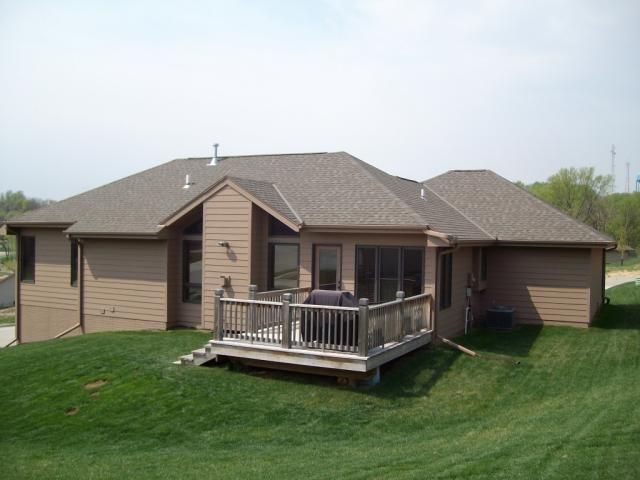 201 SHALEY Circle, Council Bluffs, IA 51503