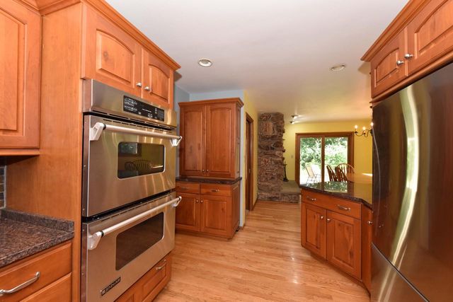 12810 W Meadow LANE, New Berlin, WI 53151